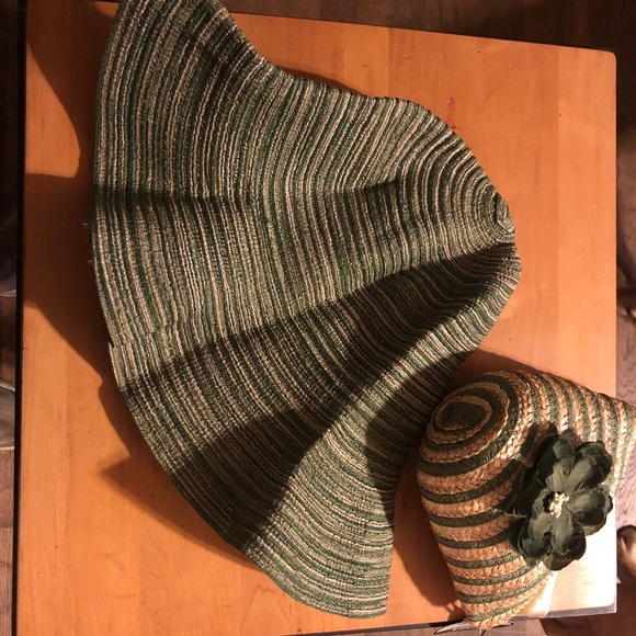 Sun Lily Foldable Hat with matching Tote - Picture 2 of 2